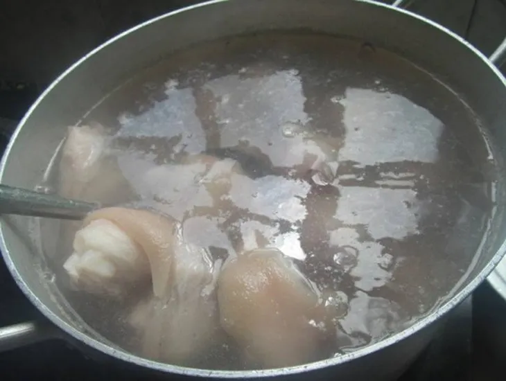 Bước 2 Nấu cháo Cháo giò heo đậu xanh