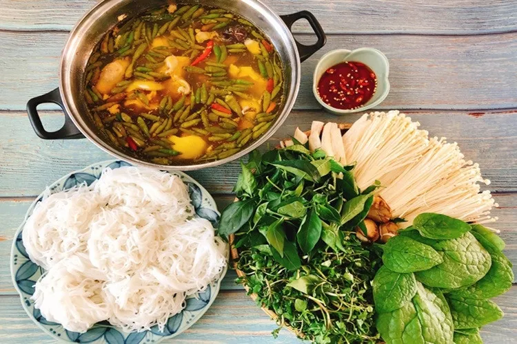 Các loại nấm đa dạng ăn kèm lẩu gà lá giang, tăng thêm vị ngọt tự nhiên