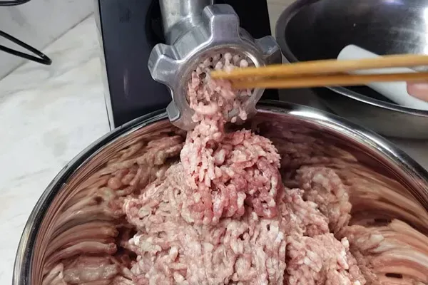 Cách chọn mua thịt bằm