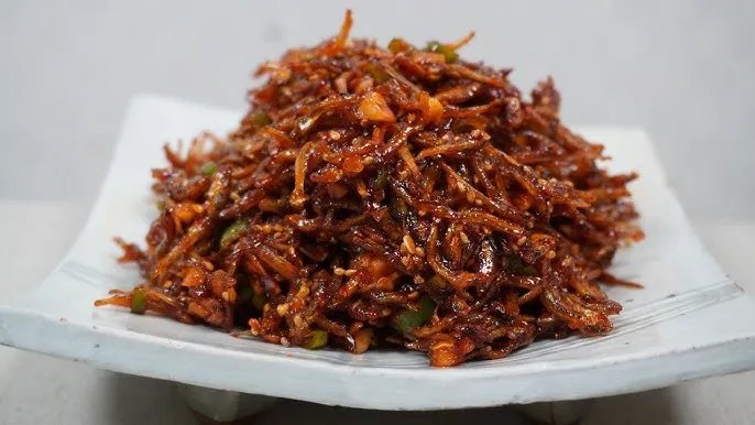 Cá cơm khô được sơ chế sạch sẽ