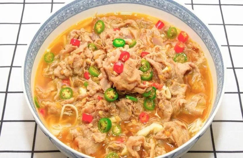 Canh thịt bò nấu nấm kim châm thơm ngon, giàu dinh dưỡng
