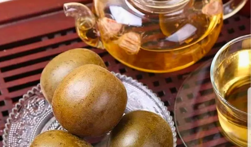 Ly nước la hán nhãn nhục hấp dẫn