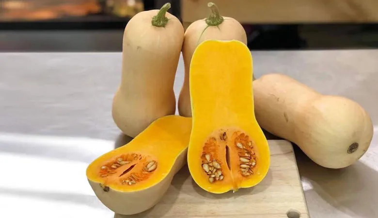 Cách chọn bí đỏ tươi ngon cho món chè