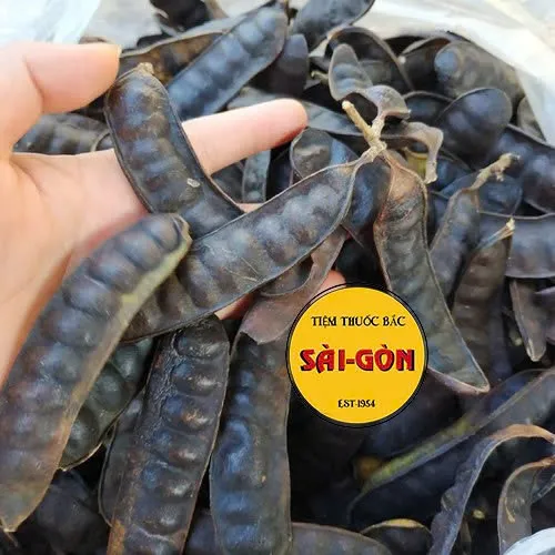 Trái bồ kết khô đã nướng vàng cánh gián để nấu gội đầu tự nhiên