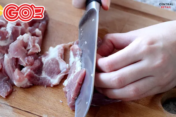 Phân tích bánh mì thịt nướng bao nhiêu calo và cách làm tại nhà