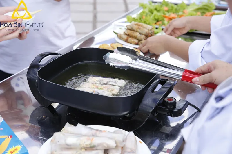 Thực phẩm tại hội chợ ẩm thực trường học