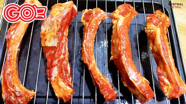 Sườn nướng trên bếp than với cách làm sốt ướp thịt nướng chuyên nghiệp