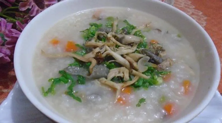 Cháo gà nấu bằng nồi áp suất hoàn thành