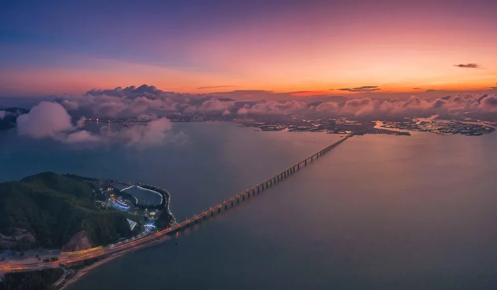 Cầu Thị Nại vươn mình trên biển