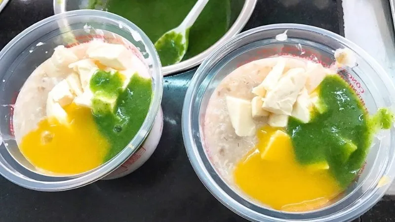 Bát cháo dinh dưỡng nóng hổi tại cửa hàng Quận 5 với nguyên liệu tươi