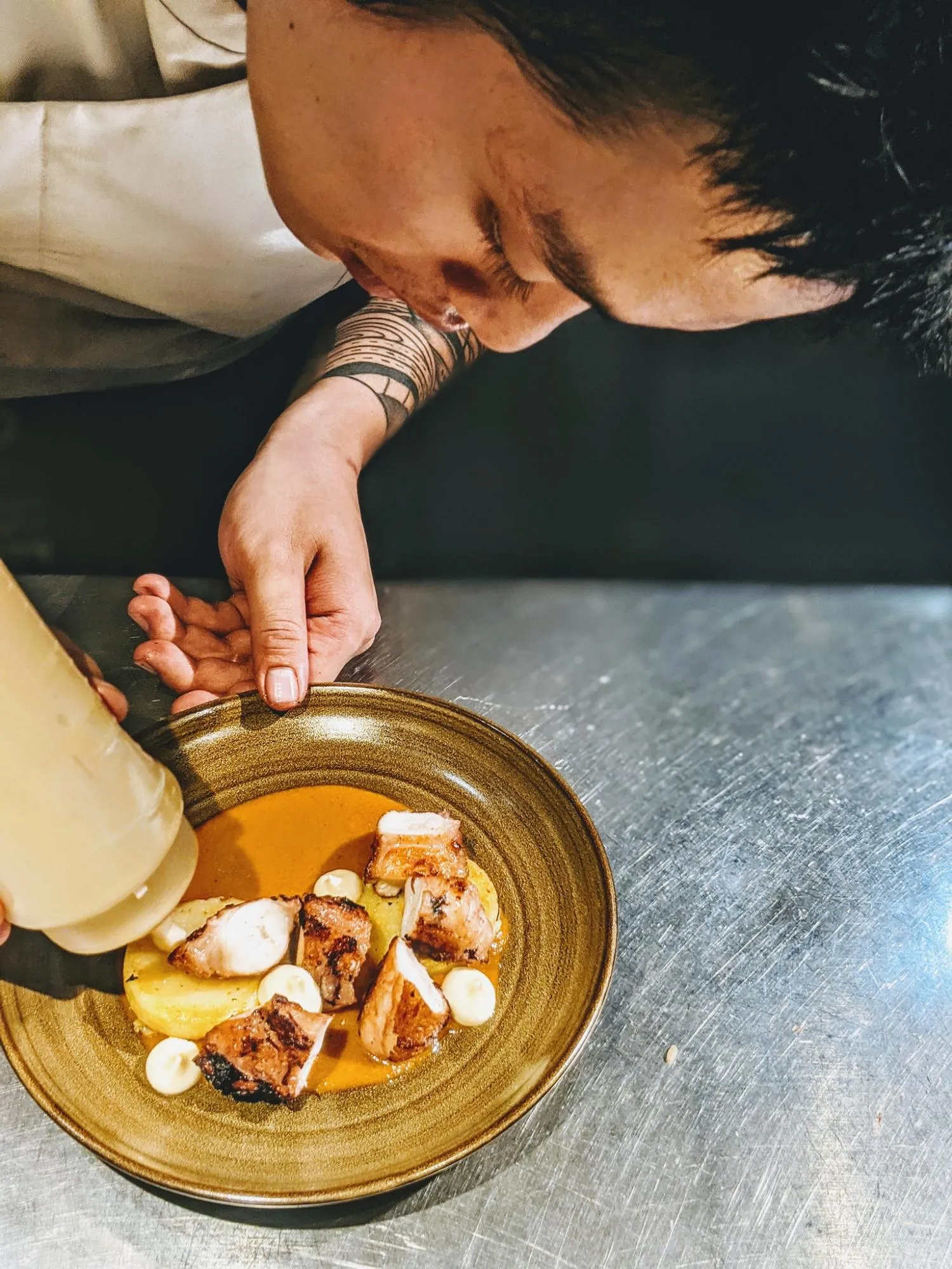 Niềm đam mê và lòng thành đổ vào từng món ăn chính là thứ làm nên tên tuổi cho ẩm thực Tây Ban Nha. | Nguồn: Octo Tapas Restobar