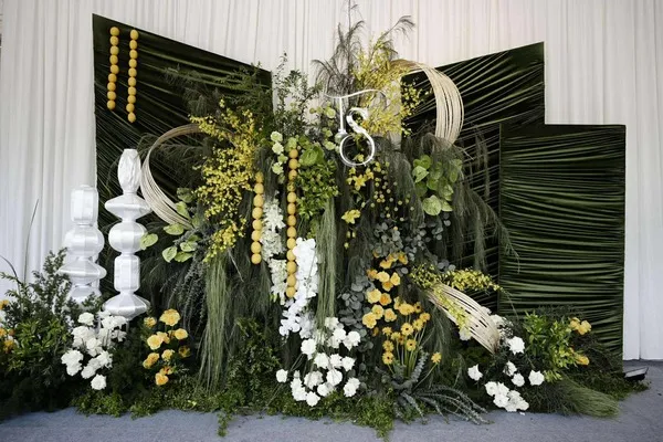 Sảnh tiệc ấm cúng với tone màu chủ đạo trang nhã tại Mon Ami