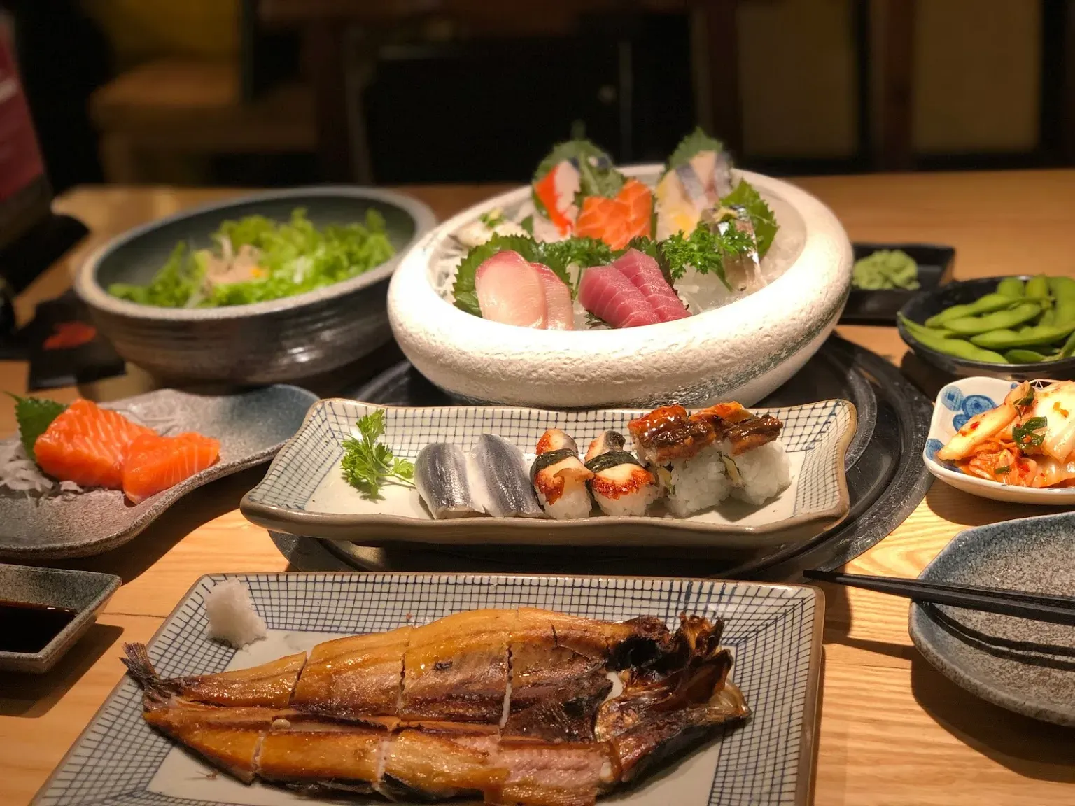 Set Premium Sashimi với cá hồi, cá ngừ tươi sống