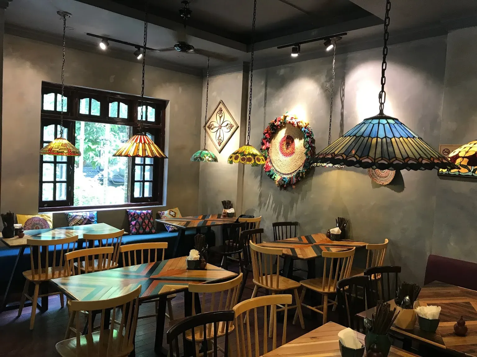 Không gian buffet chay Veggie Castle Âu Cơ Tây Hồ ấn tượng