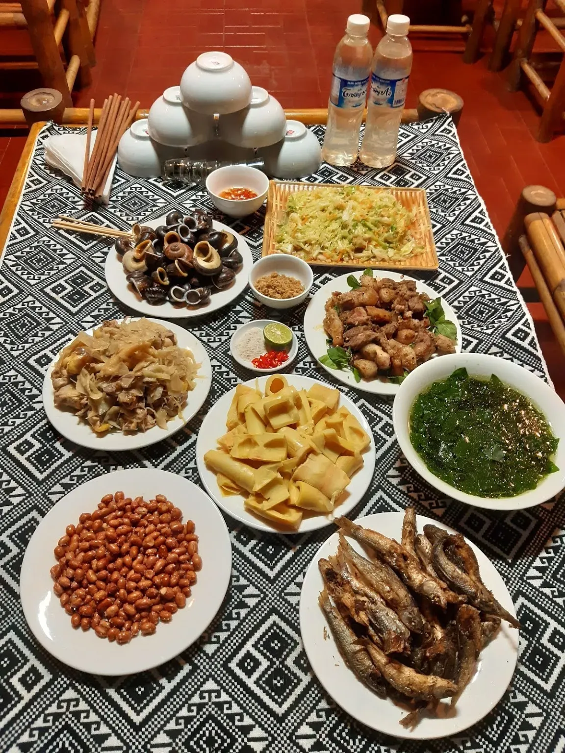 Món ăn của nhà hàng Thuyết Nhung