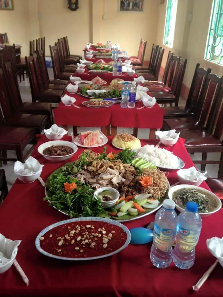 Không gian Dung Hòa Quán bài trí khá gọn gàng