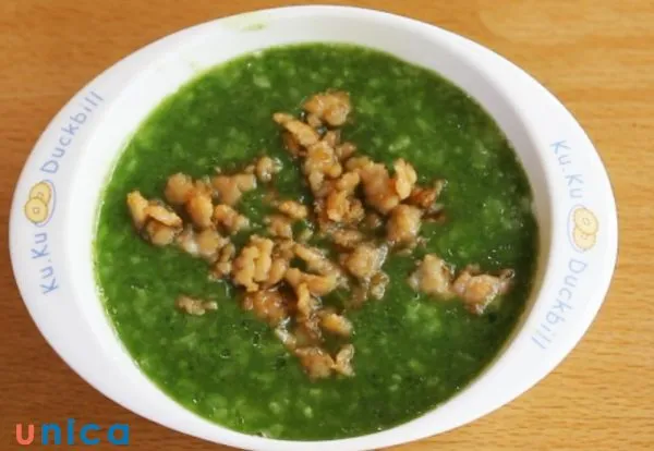 Mẹ cần chú trọng khâu sơ chế nguyên liệu sạch để đảm bảo an toàn