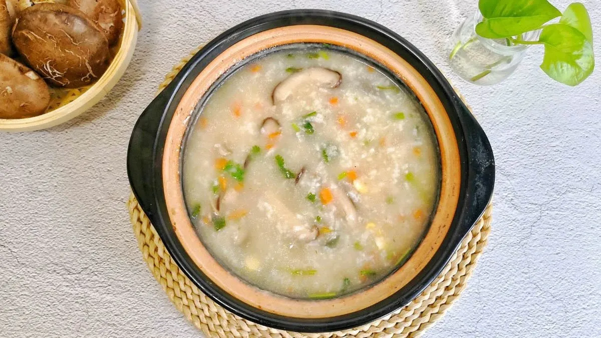 Bát cháo gà nóng hổi, sánh mịn là lựa chọn tuyệt vời cho sức khỏe
