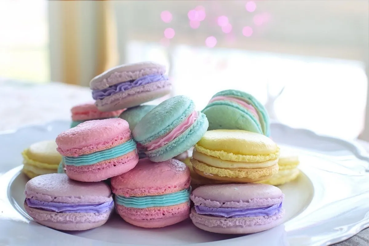 Những chiếc bánh Macaron đầy màu sắc tinh tế của ẩm thực Pháp.
