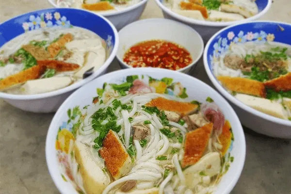 Bánh canh chả cá Nha Trang - hương vị biển cả đậm đà