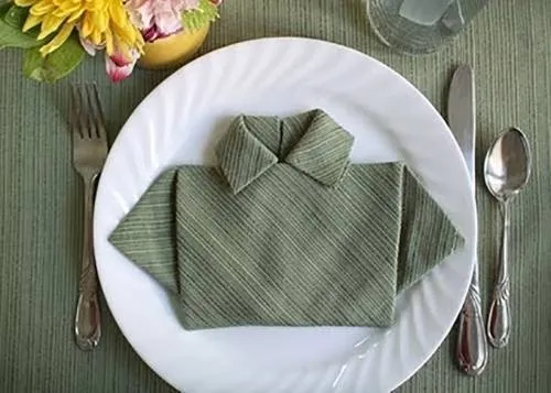 Thành phẩm khăn napkin hình áo sơ mi sang trọng