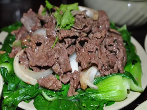 Cải bẹ xanh xào thịt bò thơm ngon hấp dẫn tại nhà