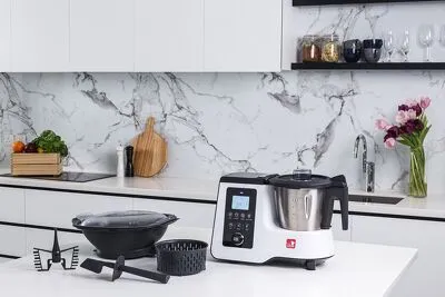 Robot nấu ăn thông minh Team Cuisine với màn hình LCD và nút điều khiển hiện đại
