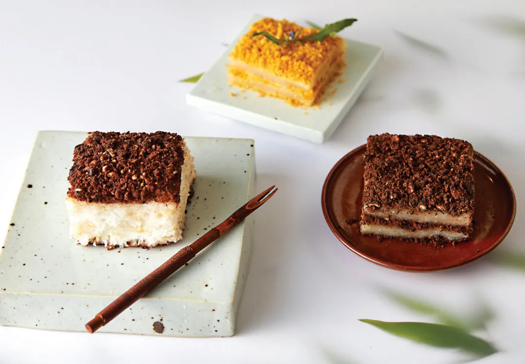 Sirutteok (Steamed rice cake)