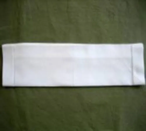 Gấp thêm một lần để dải khăn thon gọn hơn