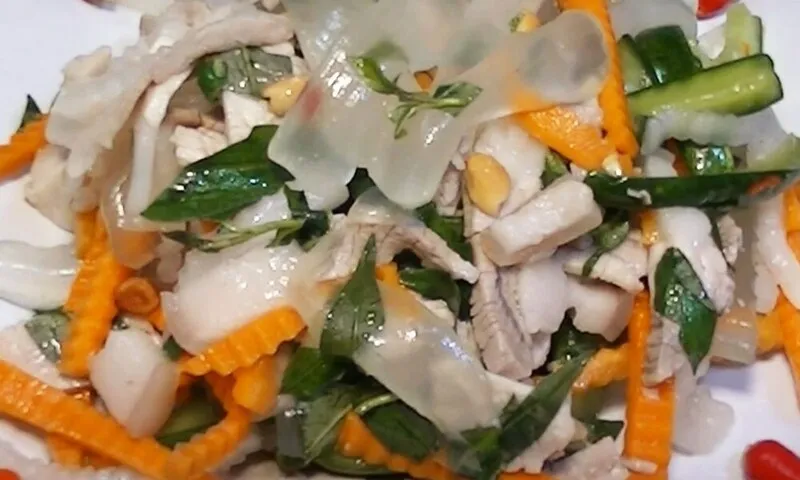 Gỏi nha đam thịt heo luộc lạ miệng