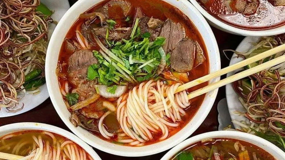 Bún bò Huế 31 thu hút bởi chất lượng thịt bò mềm, thơm