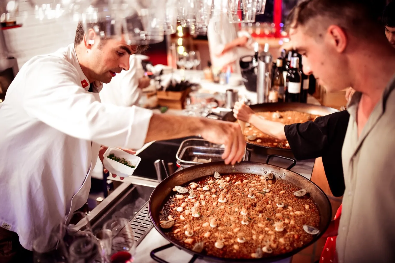 Người Tây Ban Nha rất tỉ mỉ trong chọn lựa nguyên liệu nấu ăn. Mọi thứ phải tiêu chuẩn chất lượng cao và được chế biến tới độ hoàn hảo. | Nguồn: Ibérico - Tapas & Vino