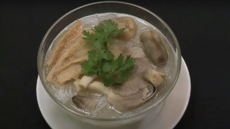 Bún nước lèo chay