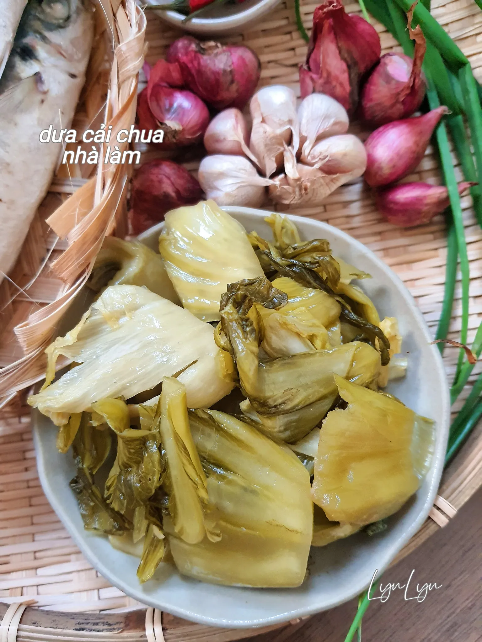 Chiên cá nục sơ qua