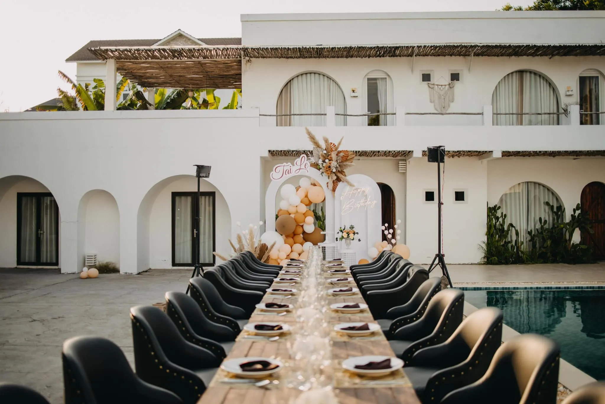 Không gian rất tropical, rất Địa Trung Hải