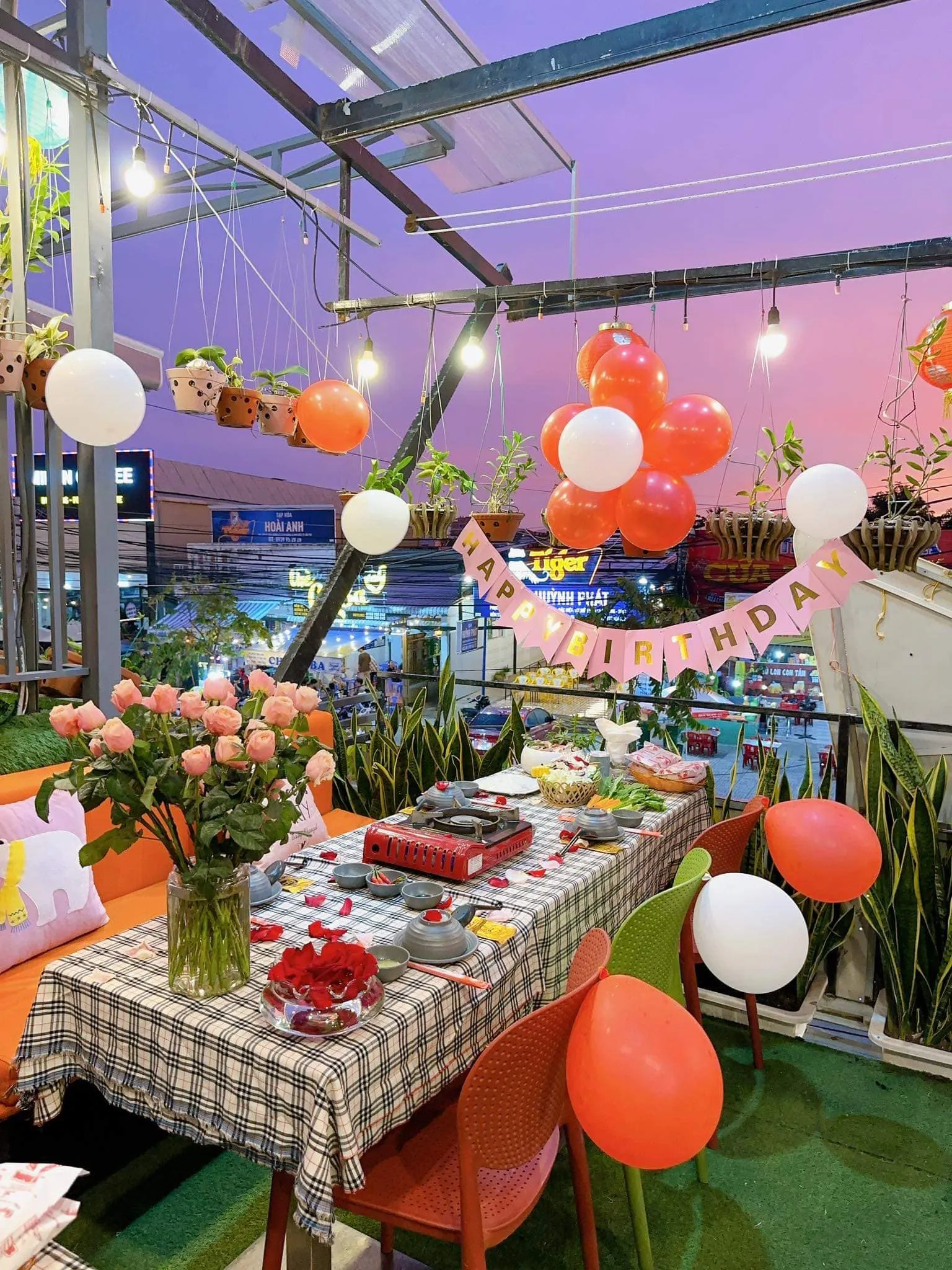 Gucha House phù hợp với các bữa tiệc nhẹ nhàng, giá cả rất học sinh sinh viên