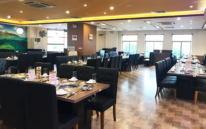 Không gian sang trọng tại buffet hải sản 71 nguyễn chí thanh