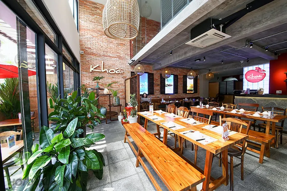 Kiến trúc sang trọng và ấm cúng của nhà hàng hải sản Khoái Lê Quý Đôn