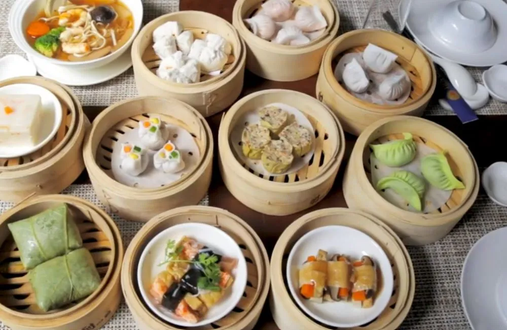 Nhà hàng thuần chay Bà Xã có các món ăn được chế biến cầu kỳ, đẹp mắt