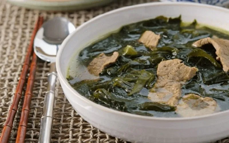 Canh rong biển thịt bò thượng hạng