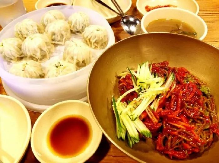 Myeondong Kyoja Main - quán ăn ngon ở Seoul