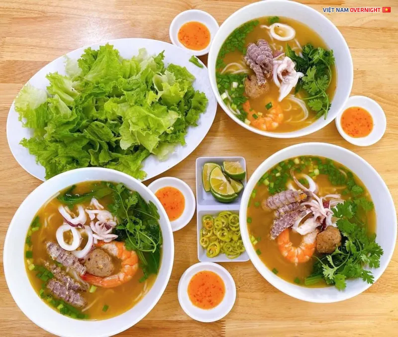 Bún hải sản bò bò tươi ngon