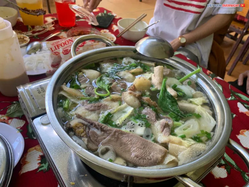 Lẩu Bò 69 với nước dùng thơm ngon