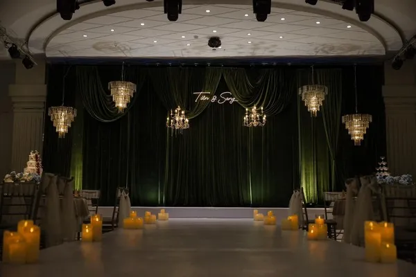 Bố trí không gian sang trọng tại nhà hàng Mon Ami