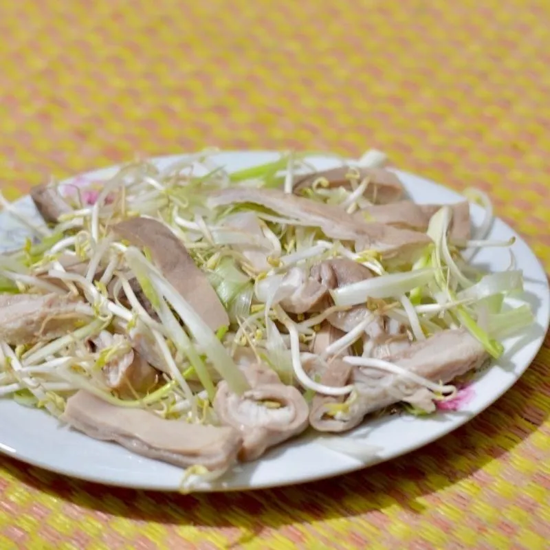 Quy trình rửa và làm sạch dạ dày heo không còn mùi hôi