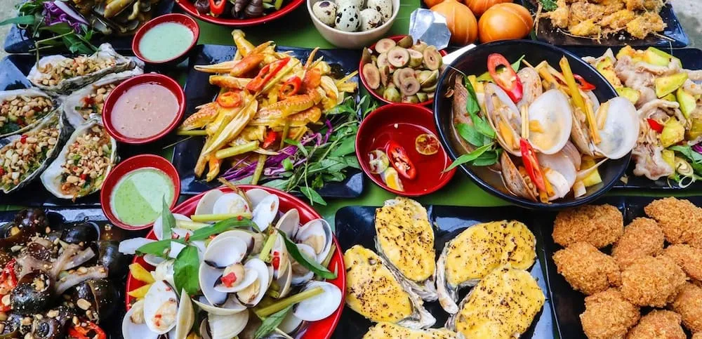 Món ốc và hải sản bình dân tại quán Ốc Chị Em Quận 3