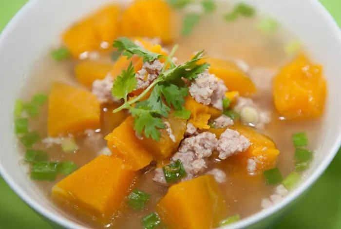 Thành phẩm món canh bí đỏ nấu thịt băm ngon ngọt