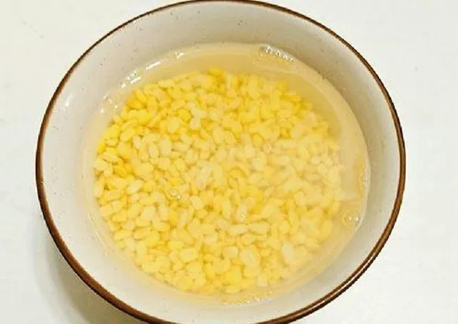 6 cách nấu chè bắp với nếp, đậu xanh, sữa tươi đơn giản mà lại ngon - 2