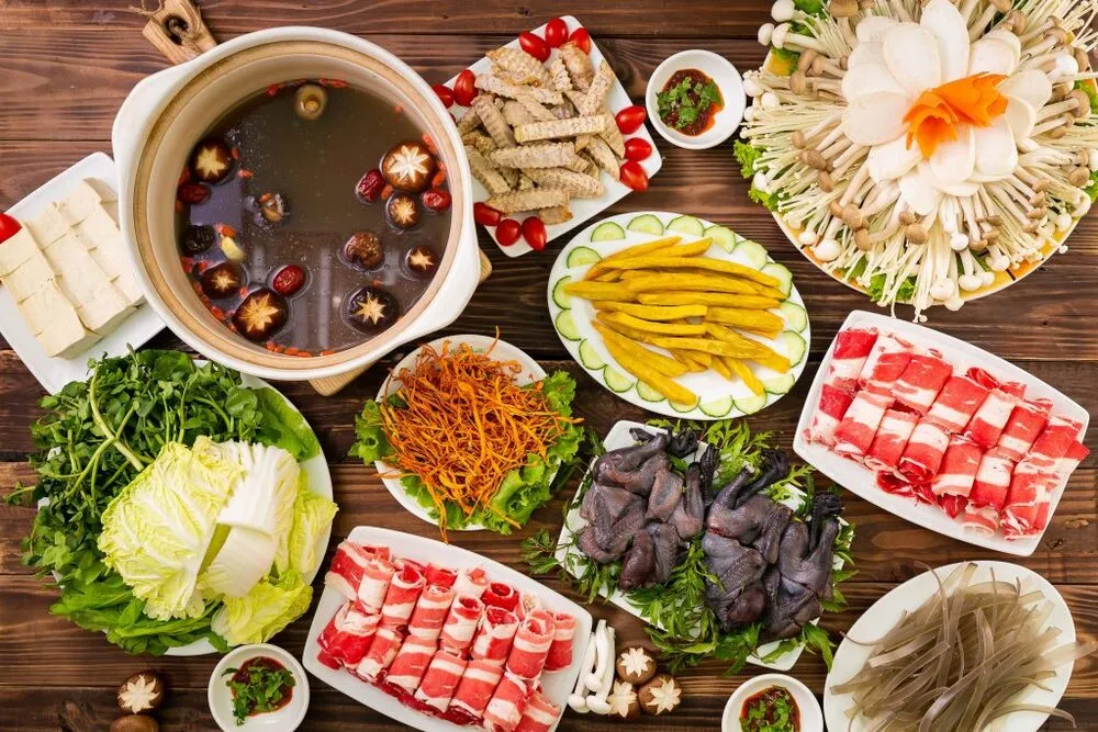 Lẩu nấm Gia Khánh với nước dùng thanh ngọt từ nấm