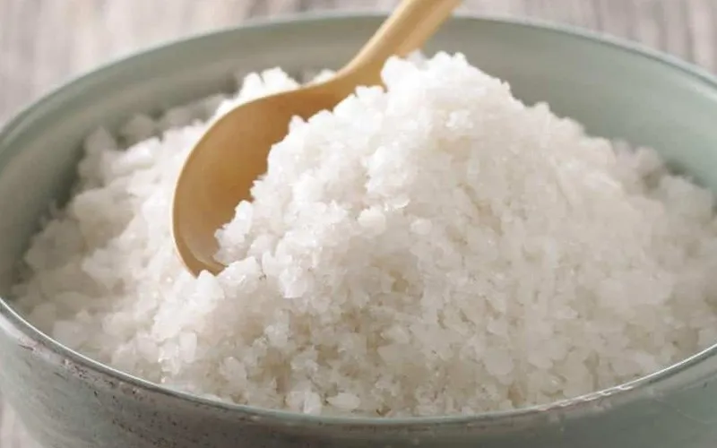 Phương pháp ướp muối bảo quản thịt heo theo cách truyền thống.